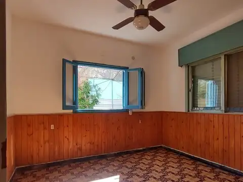 DOS CASAS UBICADAS EN GRANADERO BAIGORRIA. MUY BUEN ESTADO