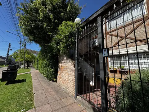 VENTA DEPARTAMENTO TIPO DUPLEX 4 AMBIENTES MARTIN CORONADO