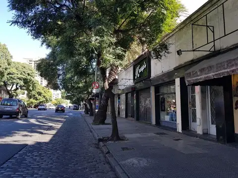 PARA MILLONARIOS DE ILUSIONES...local + amb + patio + tza