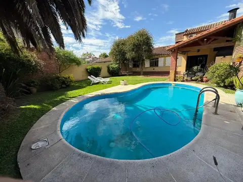 VENTA CASA 5 AMB. CIUDAD EVITA PILETA APTO CRÉDITO