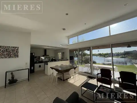 Casa en Alquiler Anual Amoblado en Barrio Náutico El Cazal a partir de Marzo