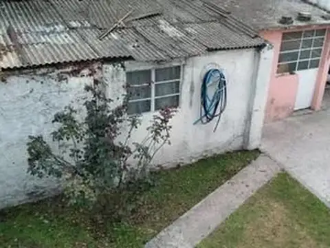 Casa 4 ambientes con 1 baño