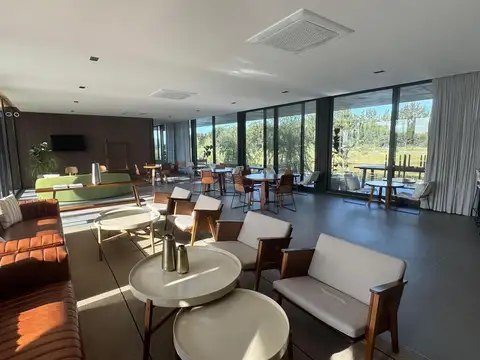 Casa en obra en Puentes Nordelta.