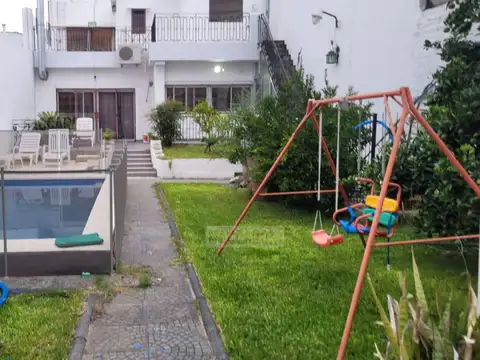 Casa 5 ambientes con 4 baños