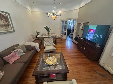 Casa Estilo de Época en Venta 5 Ambientes Patio y Quincho en Gral San Martín Centro