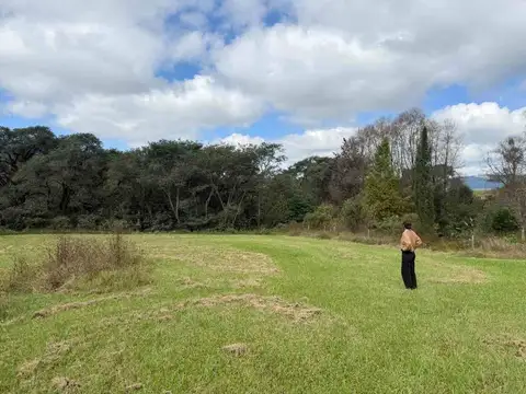 VENTA - TERRENO CON VISTA EN ALTOS DE SAN LORENZO