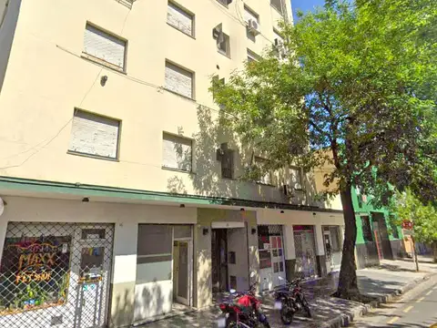 DEPARTAMENTO AMPLIO CON PATIO PROPIO BOEDO