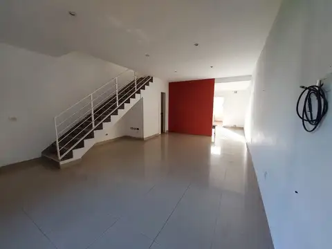 Depto Tipo Casa 4 ambientes con 1 baño