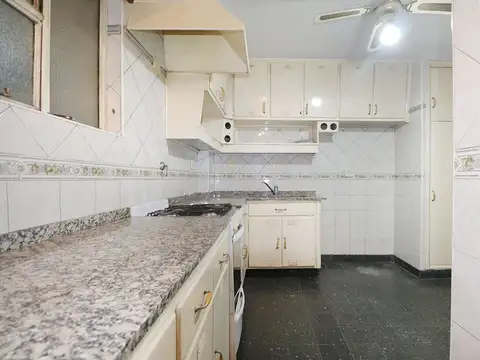 VENTA DEPARTAMENTO 4 amb. balcón Parque Chacabuco