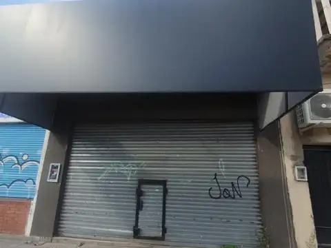 EXCELENTE LOCAL 136M2 EN ESQUINA   PERON Y FLORIDA  PODESTA