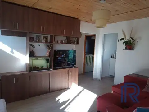 Casa en venta c/ cochera en Villa Duprat