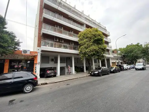 Sanabria 3235. Cochera en Villa Devoto