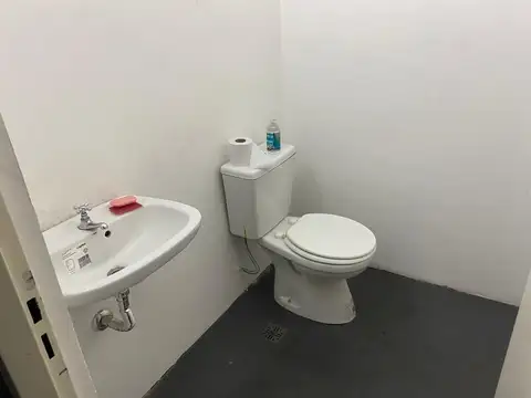 Sanabria 3235. Cochera en Villa Devoto