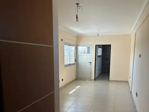 Depto Tipo Casa en Venta en Versalles, USD 239.000