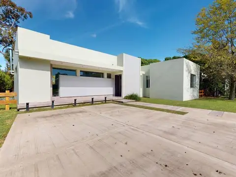 Casa 4 ambientes con 2 baños