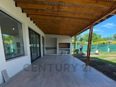 Casa 5 ambientes con 2 baños