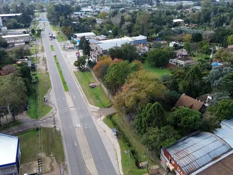 Ruta 8 y Ramos Mejia La Lonja Pilar