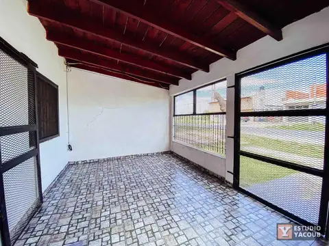 Casa 4 ambientes con 1 baño