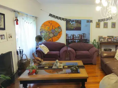 Casa 6 ambientes con 5 baños