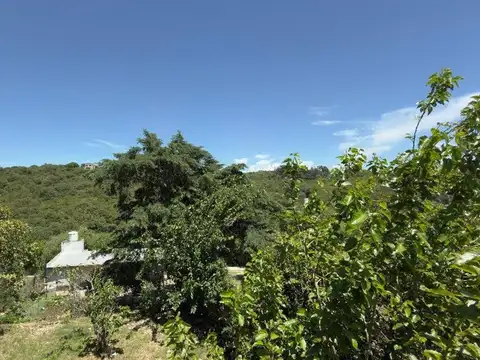 Casa 6 ambientes con 2 baños