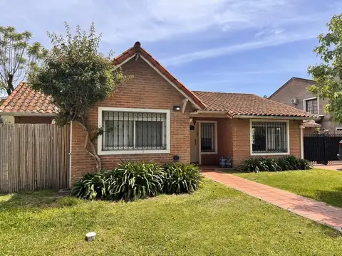 Casa en Barrio Solares de Jaguel APTO CREDITO