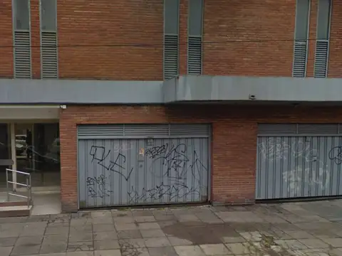 OPORTUNIDAD COCHERA AL FRENTE UNIDAD FUNCIONAL RAMOS MEJIA