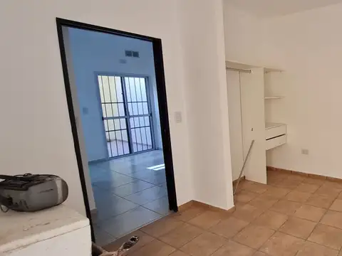 Depto Tipo Casa en Alquiler de 2 ambientes