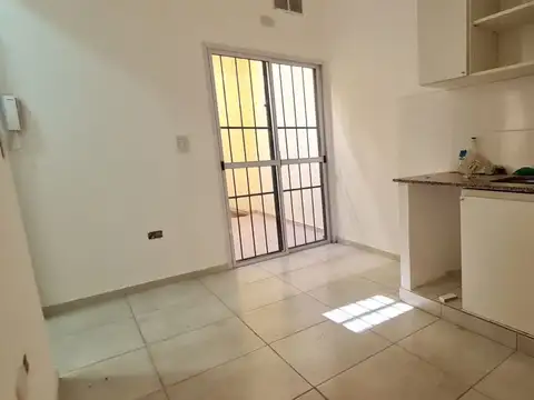 Alquiler de Departamento 2 AMBIENTES en Caseros, Tres de Feb