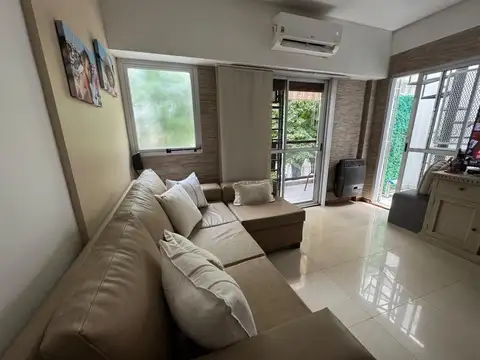 VENTA HERMOSO PH TODO LUZ BALCON TERRAZA PRIVADA