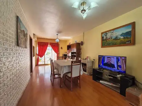 VENTA CASA 4AMB COCHERA PATIO HURLINGHAM