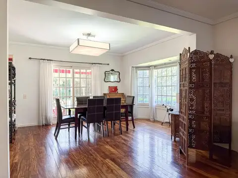 Casa 7 ambientes con 6 baños