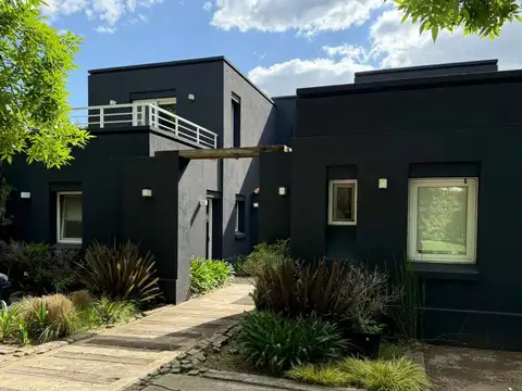 COLECTORA ESTE RAMAL PILAR 100