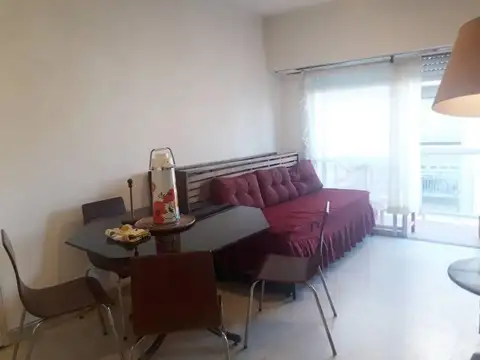 VENTA DEPTO 1 AMB Y MEDIO A LA CALLE CON BALCON