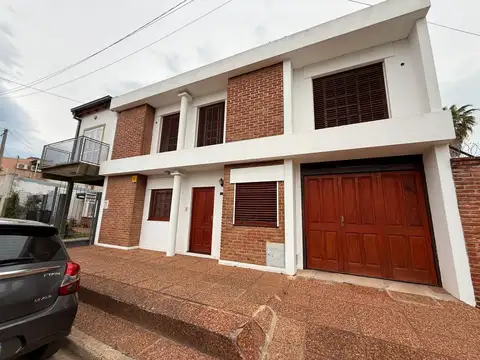 CASA EN VENTA - EXCELENTE UBICACION