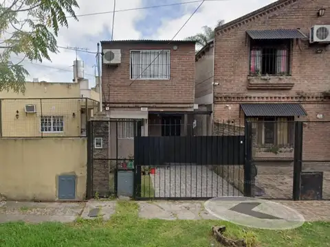 Dúplex en venta - 2 Dormitorios 2 Baños - Villa Tesei