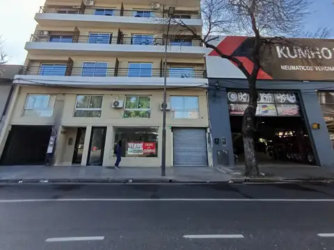 Local en Venta Via Púb.