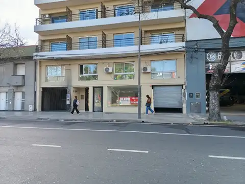 Local + Cocheras en venta. Inmejorable ubicación