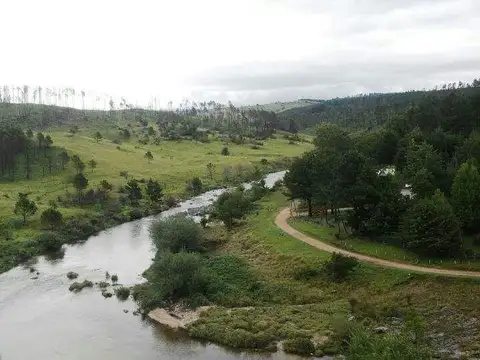 VENTA DE FRACCIONES  CON COSTA DE RIO INTIYACO - CALAMUCHITA (COD 3108.)