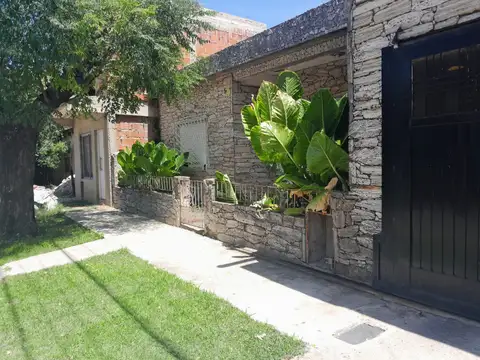 Casa 3 ambientes en venta en Villa Tesei Hurlingham