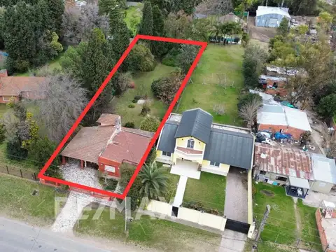 Casa en Venta con 2 cocheras