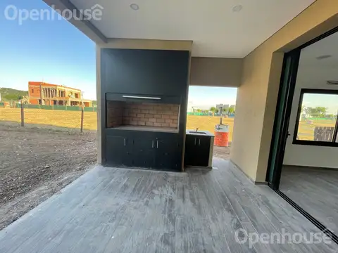 Casa 5 ambientes con 2 baños