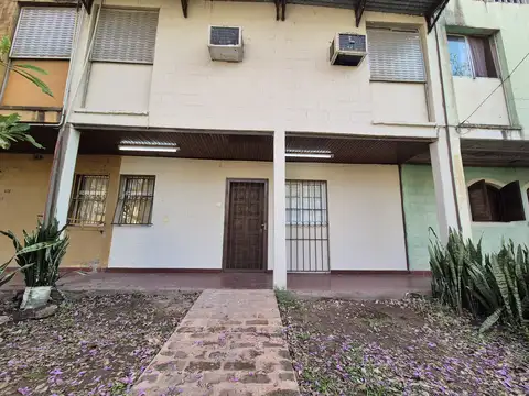 Excepcional Duplex en Bo San Cayetano sobre asfalto