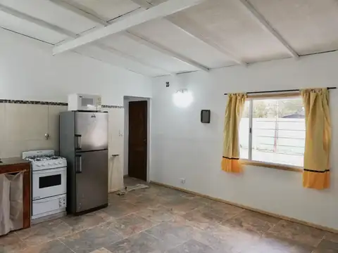 Casa 2 ambientes con 1 baño