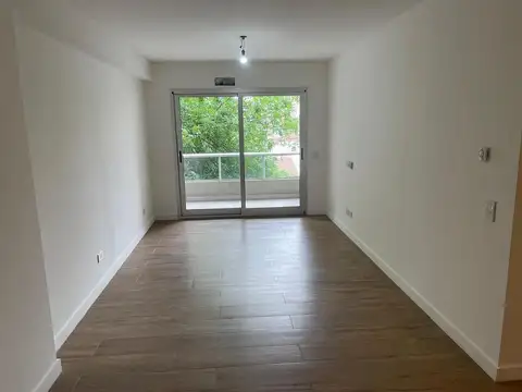 Departamento en Alquiler con 1 cochera