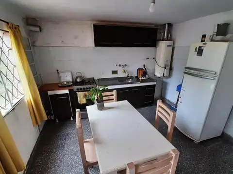 Casa 4 ambientes con 1 baño