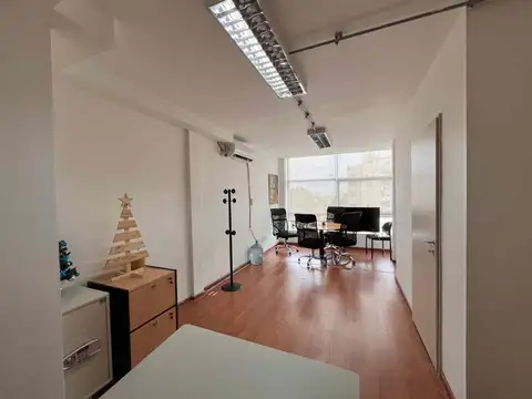 Oficina en Alquiler en Parque Patricios, $ 1.700.000