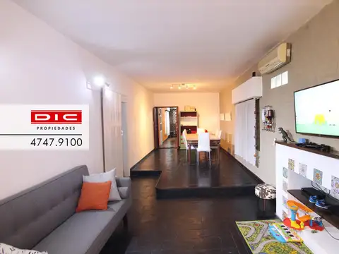 Casa de 3 amb c/cochera pasante, quincho y patio c/parrilla. Posibilidad de ampliación. Boulogne