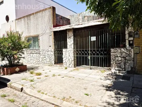CASA 3 AMB C/ GARAJE, PATIO Y ESPACIO MULTIFUNCIONAL DE 60 M2