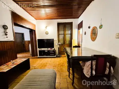 Joaquin V Gonzalez  al 1100