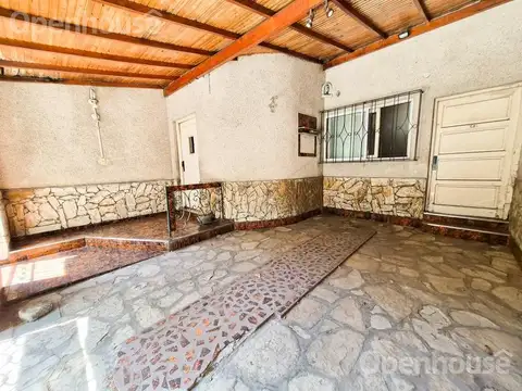 Joaquin V Gonzalez  al 1100